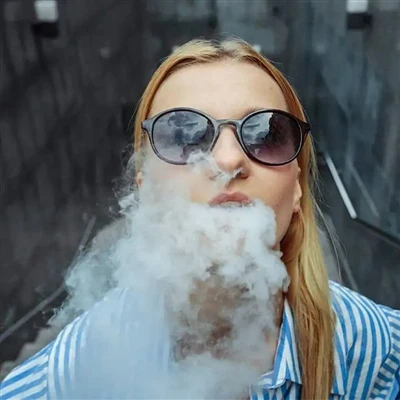 Vaping provocarà mal de coll?
